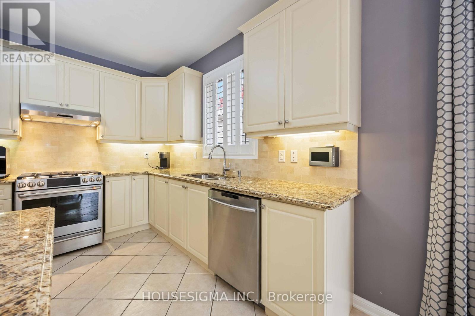 15 Paddison Place, New Tecumseth, Ontario  L9R 0J4 - Photo 8 - N12590484