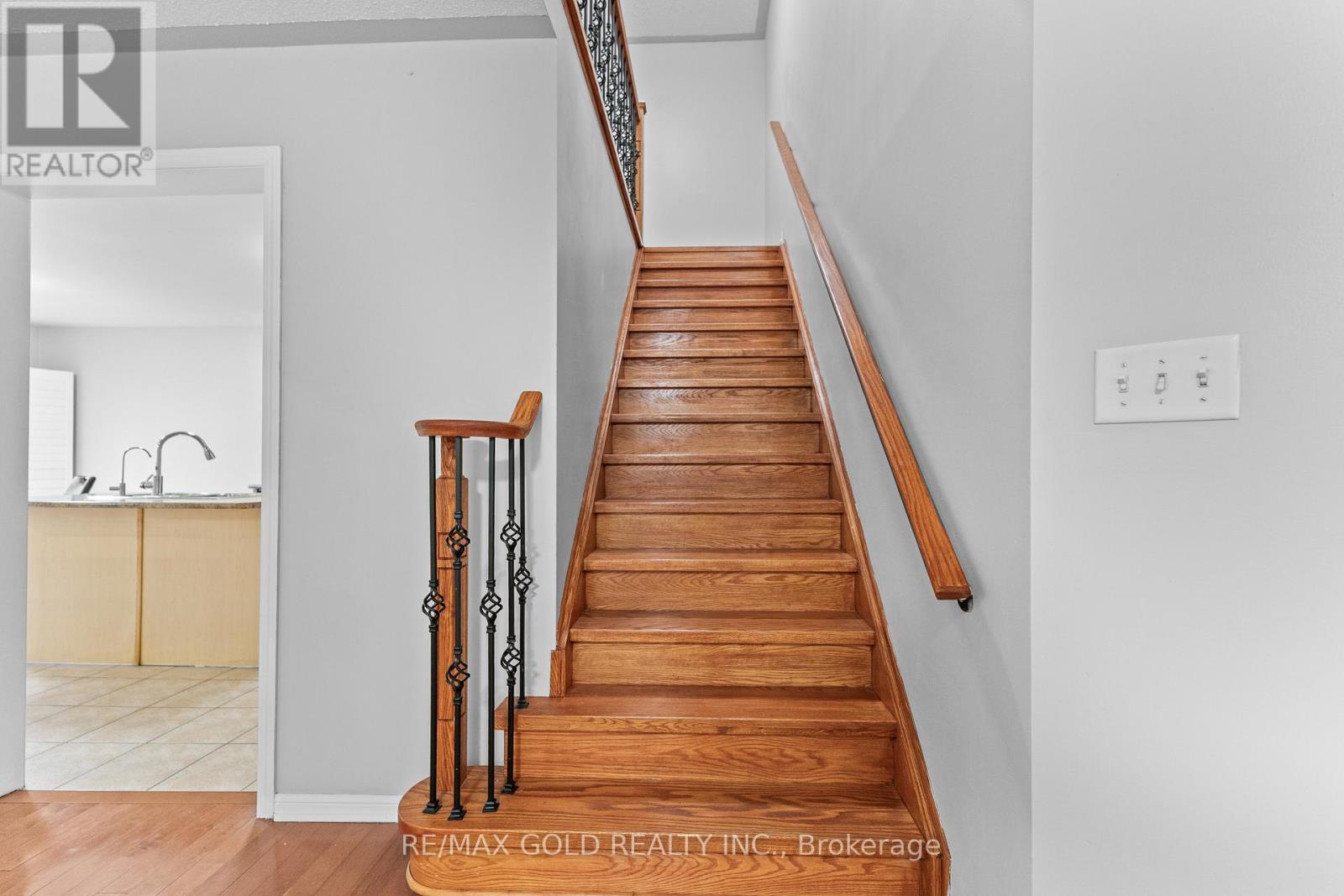 14 Gaspe Road, Brampton, Ontario  L6S 0A4 - Photo 15 - W12576504