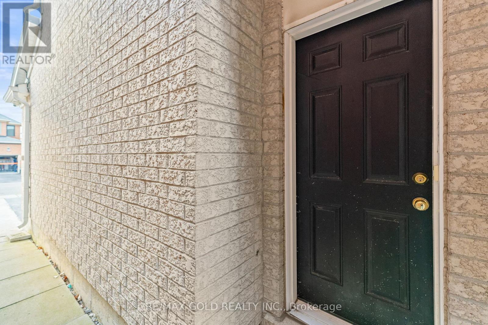 14 Gaspe Road, Brampton, Ontario  L6S 0A4 - Photo 28 - W12576504