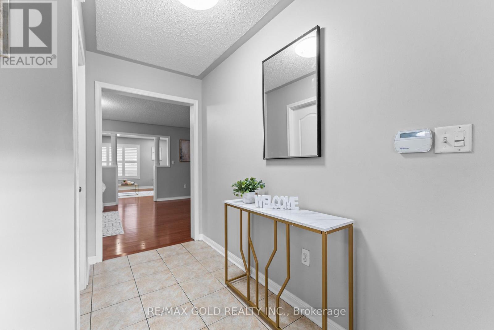 14 Gaspe Road, Brampton, Ontario  L6S 0A4 - Photo 4 - W12576504