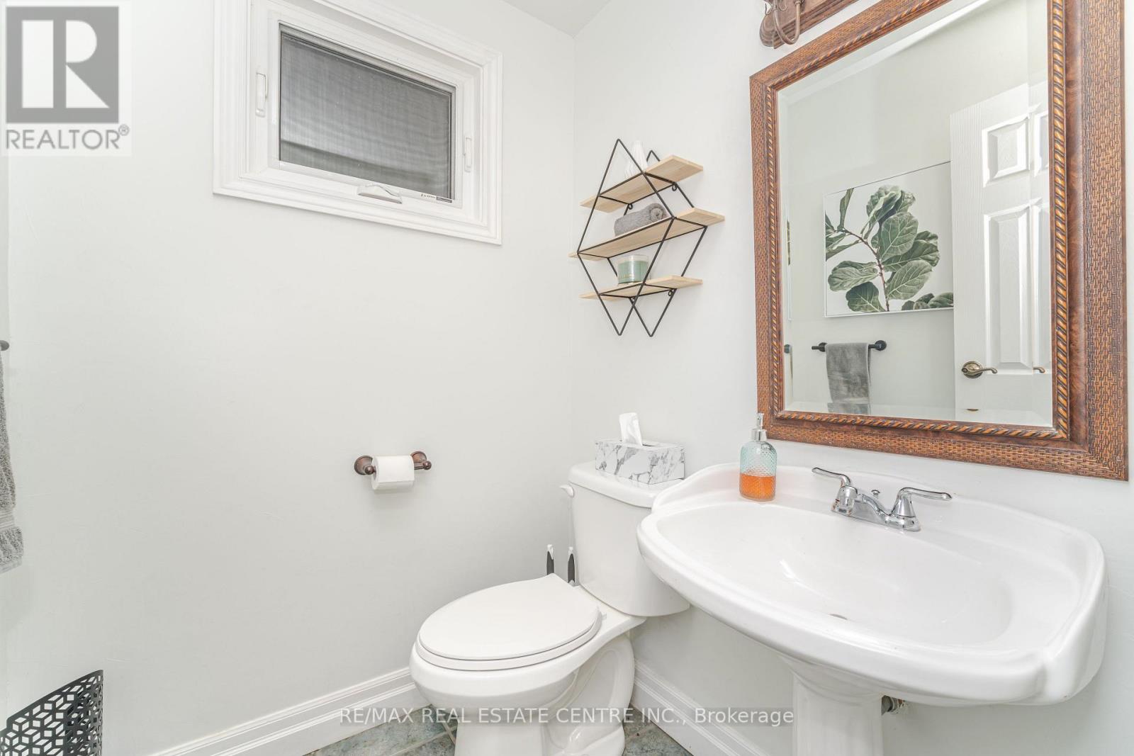 19 Jasper Crescent, Brampton, Ontario L6S 1W8 - Photo 18 - W12589270