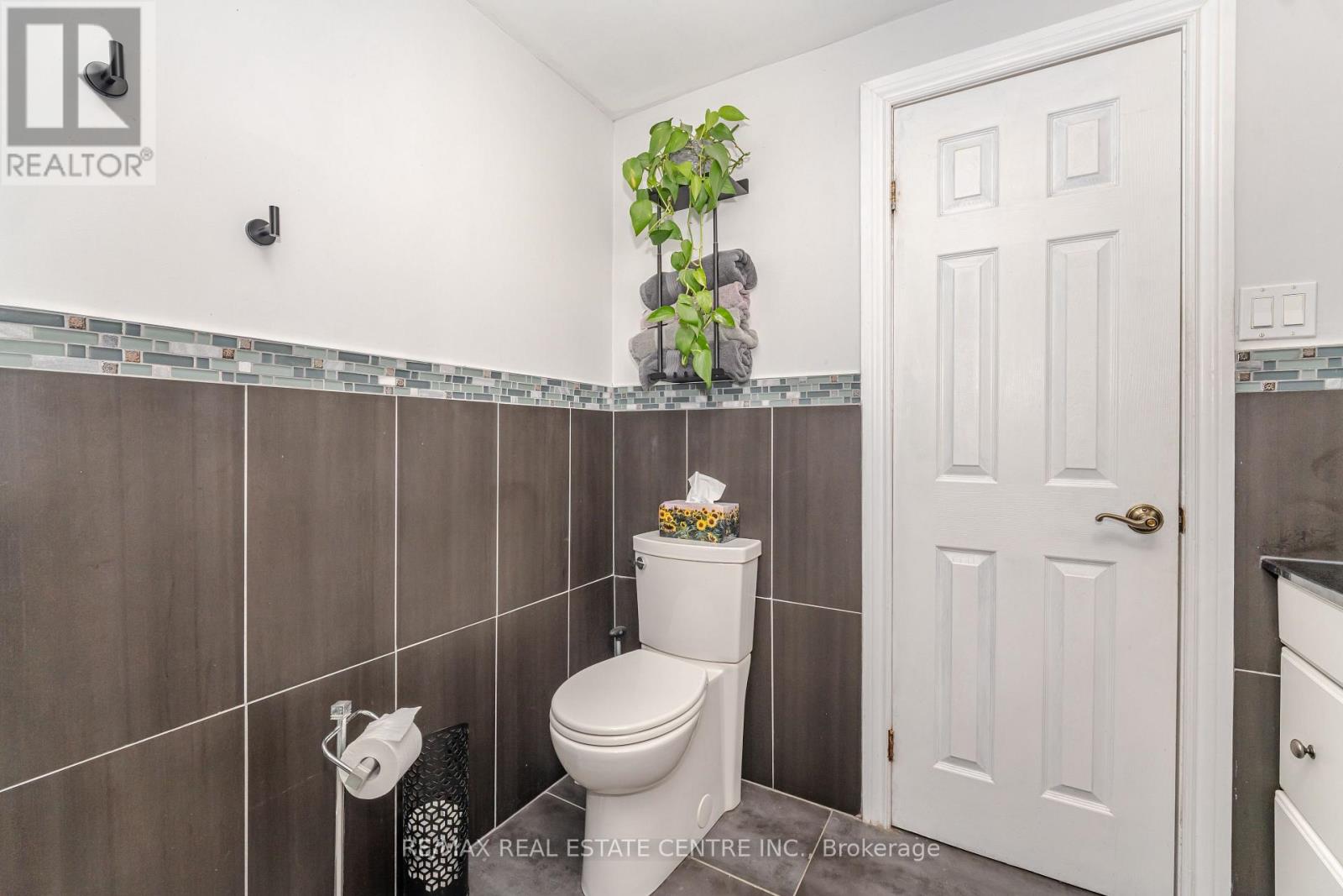 19 Jasper Crescent, Brampton, Ontario L6S 1W8 - Photo 28 - W12589270