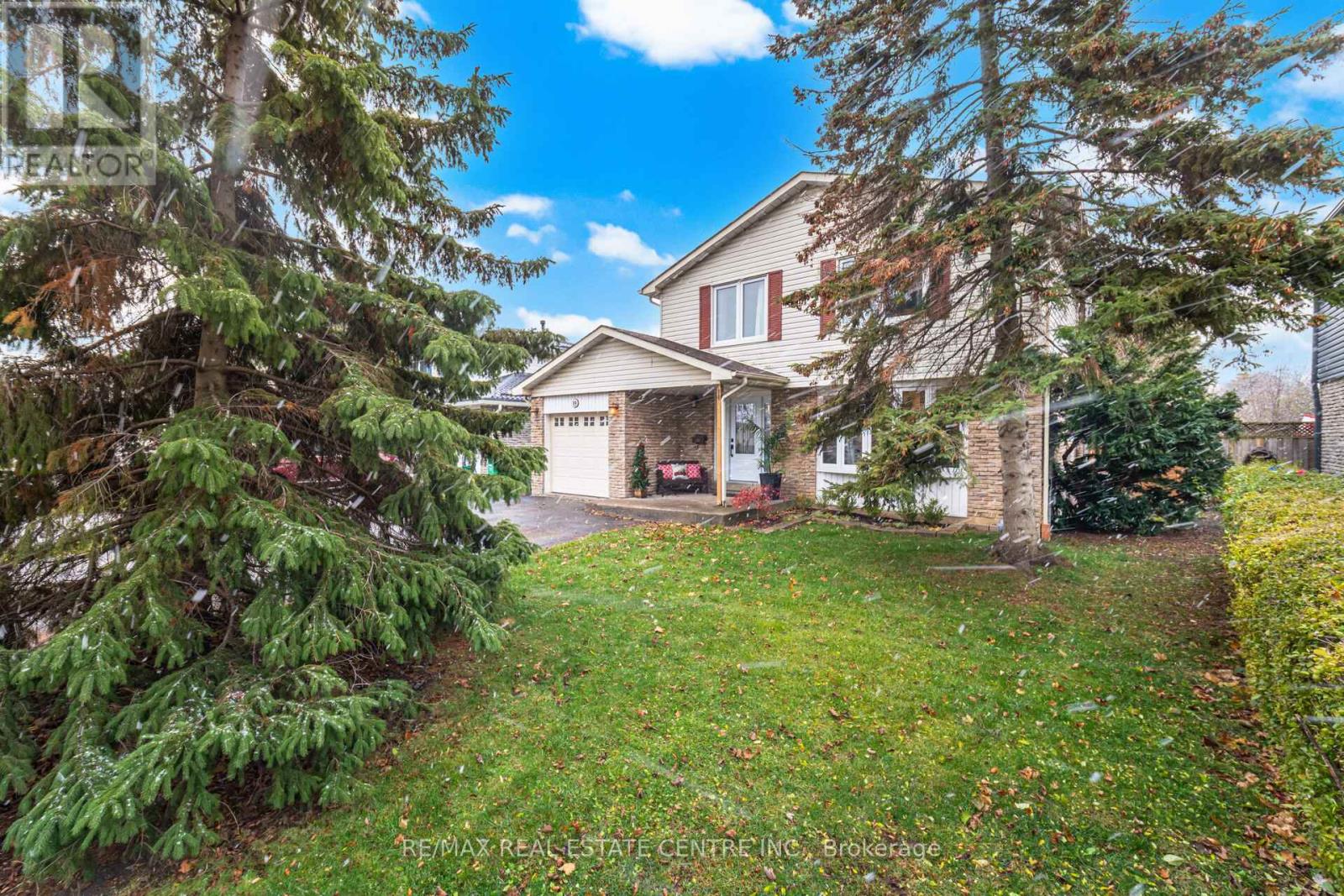 19 Jasper Crescent, Brampton, Ontario L6S 1W8 - Photo 4 - W12589270