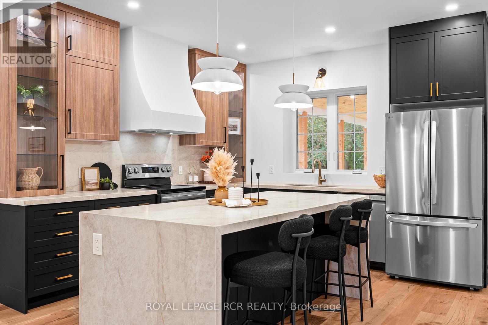 349 Smith Street, Wellington North, Ontario  N0G 1A0 - Photo 19 - X12474323