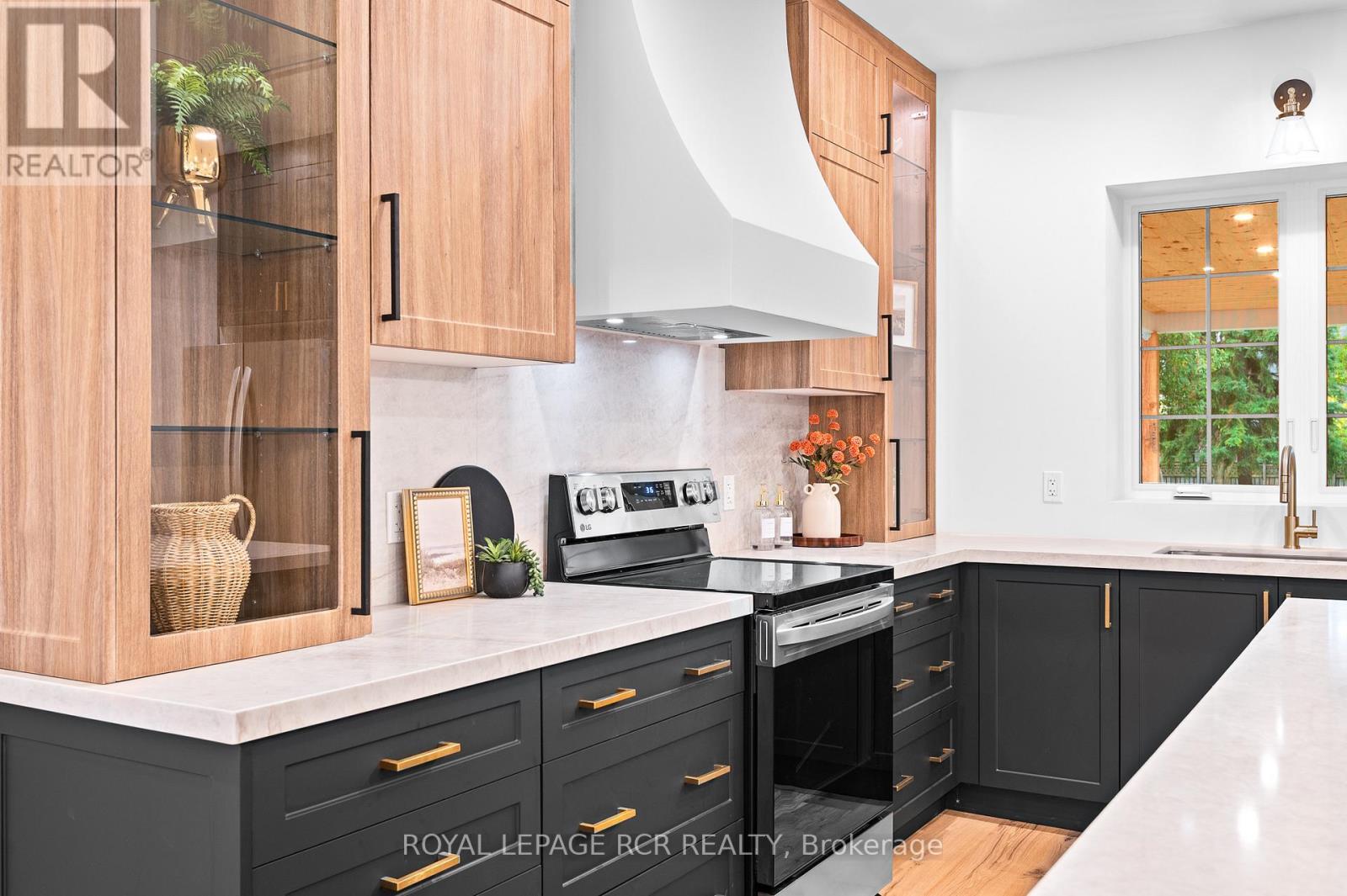 349 Smith Street, Wellington North, Ontario  N0G 1A0 - Photo 17 - X12474323