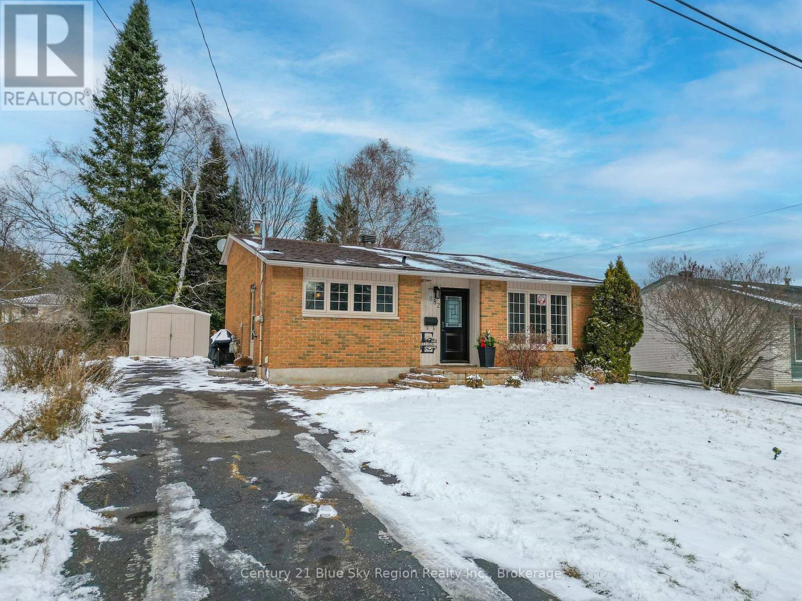 282 Michener Drive, North Bay, Ontario  P1A 3J1 - Photo 2 - X12590556