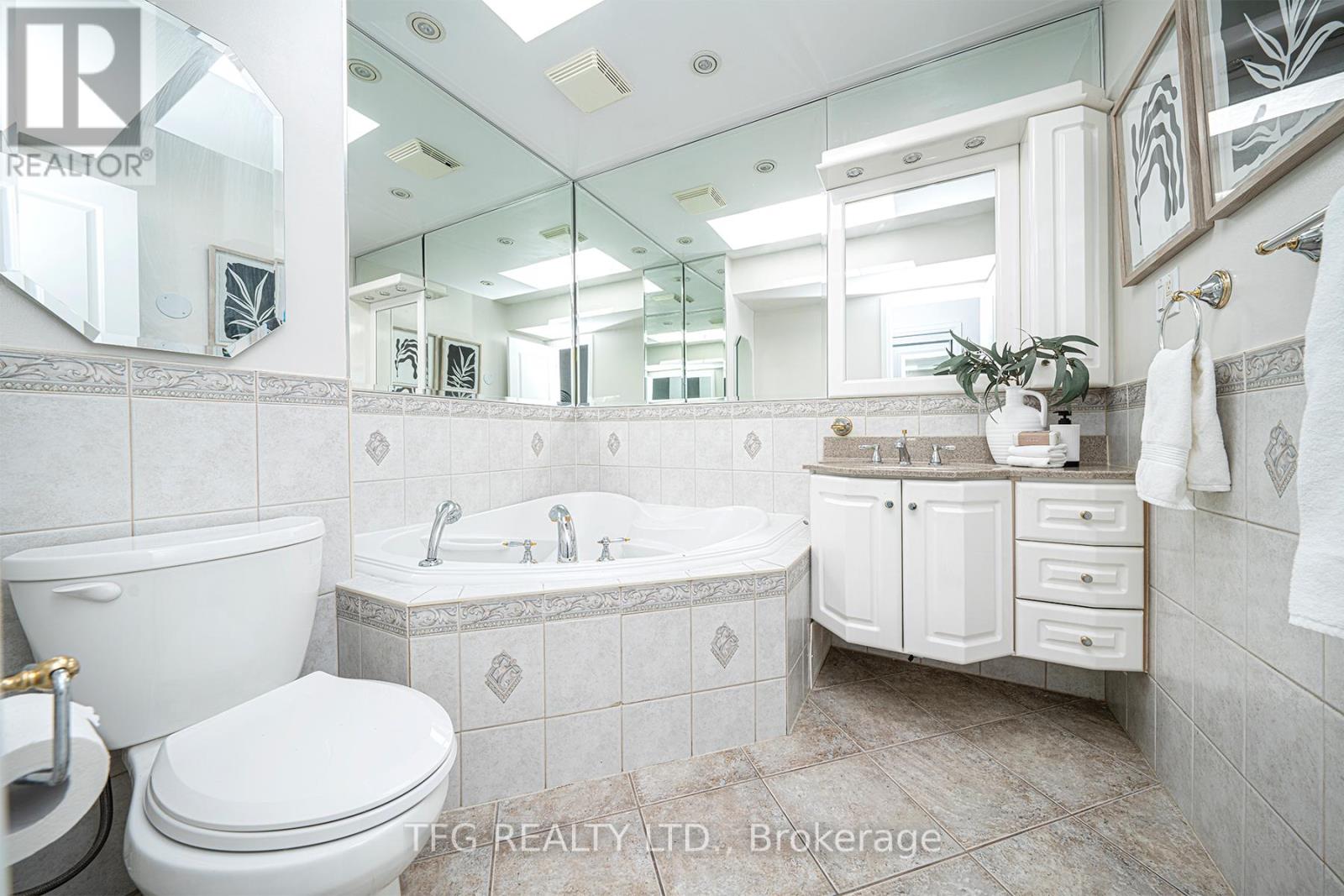 7 - 120 Glen Manor Drive, Toronto (The Beaches), Ontario  M4E 2X6 - Photo 23 - E12590068