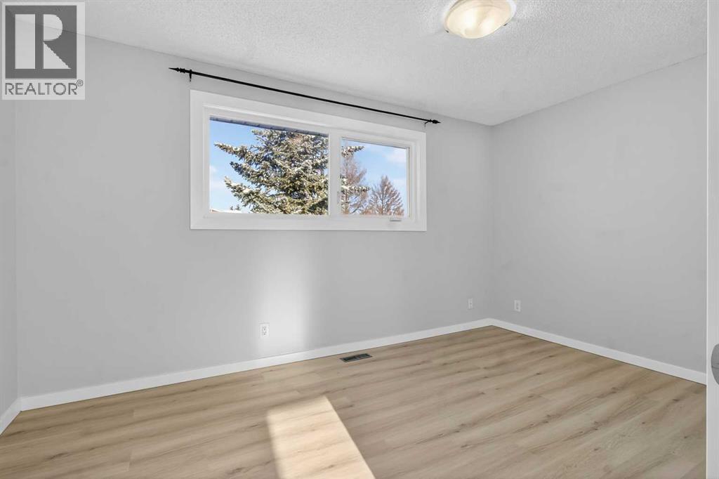 159 Pinecliff Way Ne, Calgary, Alberta  T1Y 3X2 - Photo 17 - A2273366