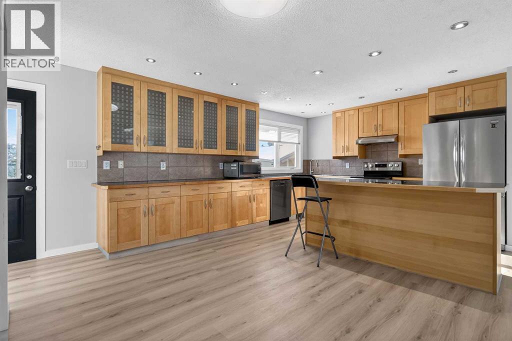 159 Pinecliff Way Ne, Calgary, Alberta  T1Y 3X2 - Photo 8 - A2273366