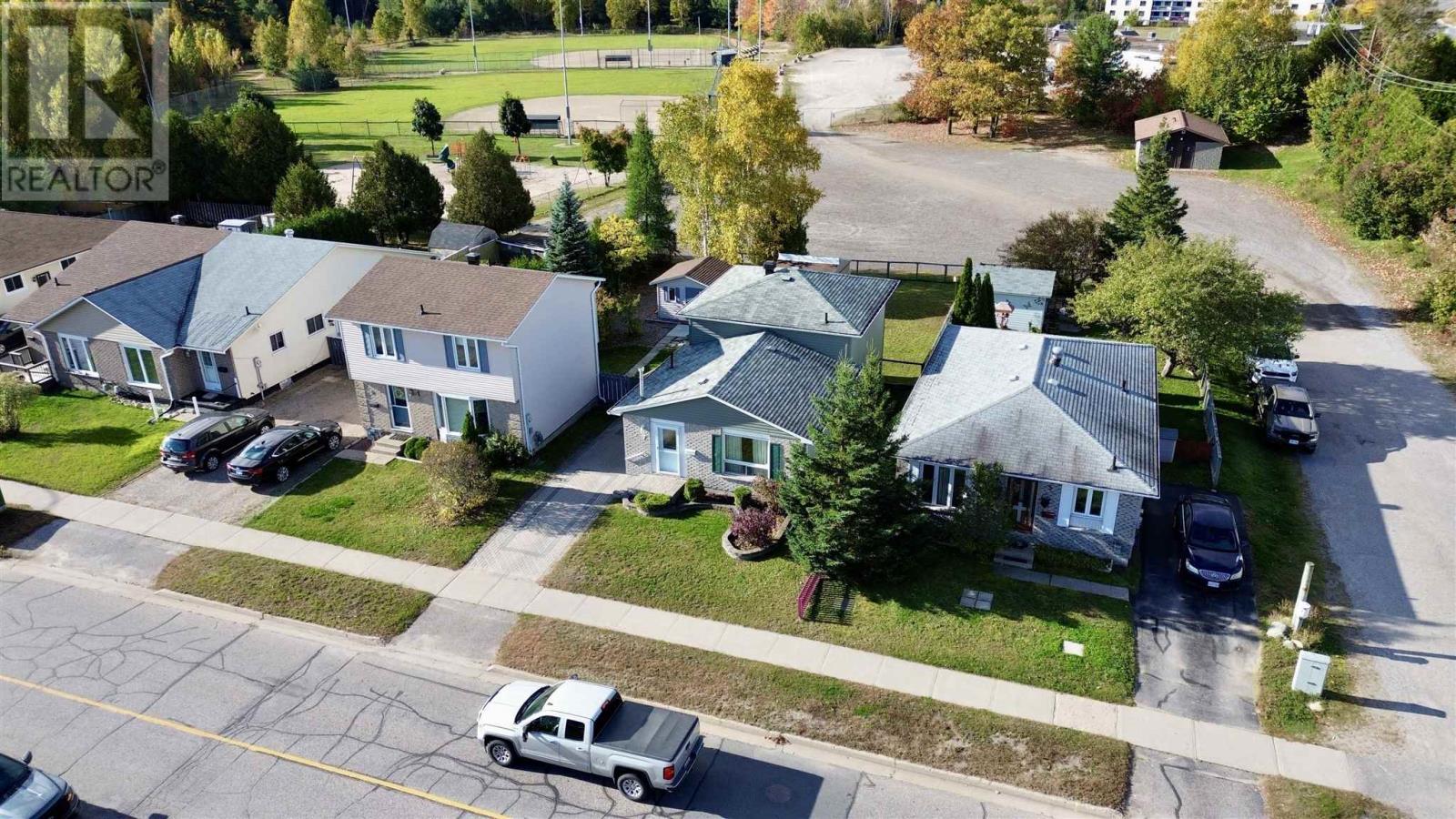 7 Pearson Ave, Elliot Lake, Ontario  P5A 2V3 - Photo 38 - SM252923