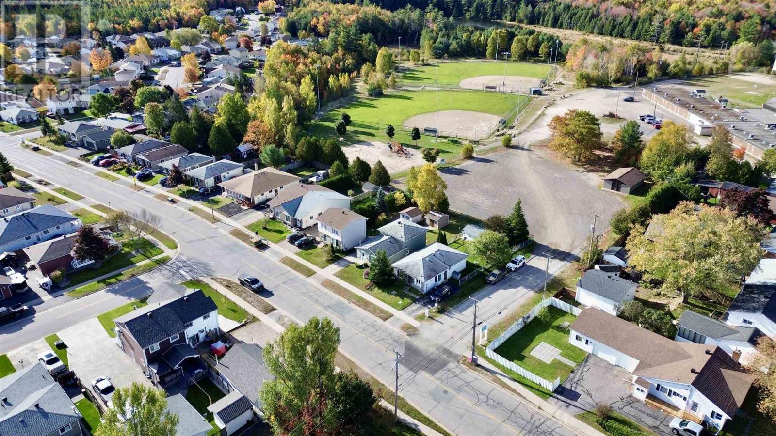 7 Pearson Ave, Elliot Lake, Ontario  P5A 2V3 - Photo 40 - SM252923