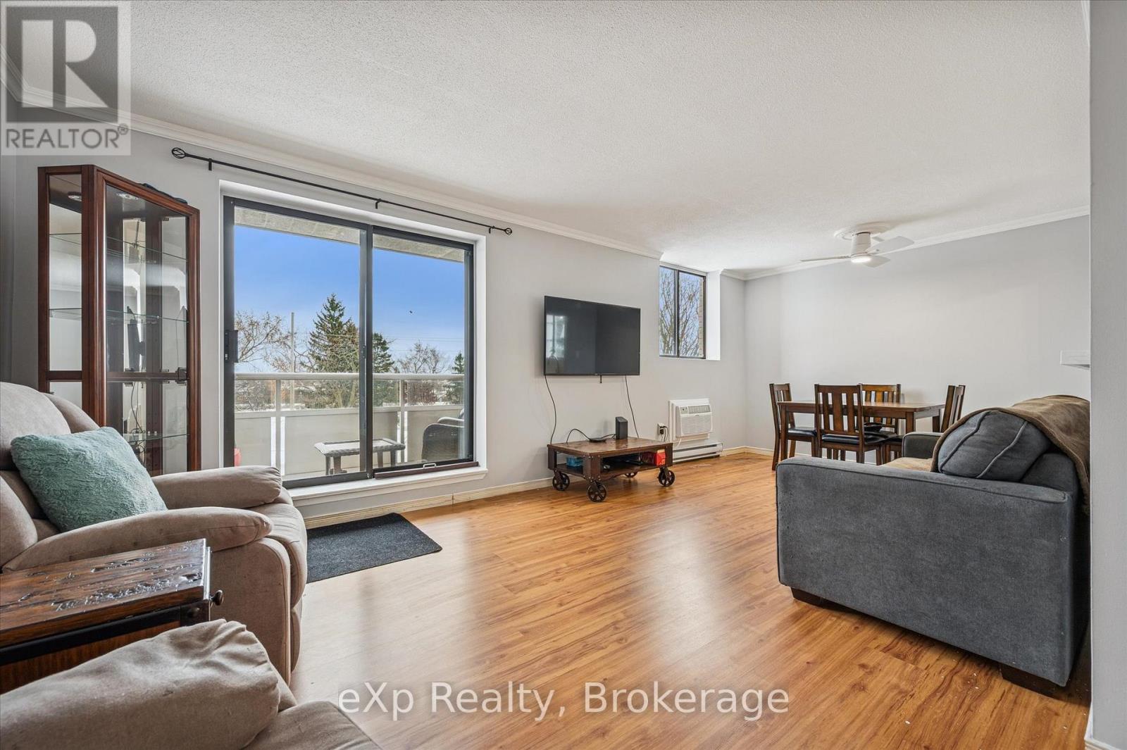 301 - 93 Westwood Road, Guelph, Ontario  N1H 7J7 - Photo 2 - X12590602