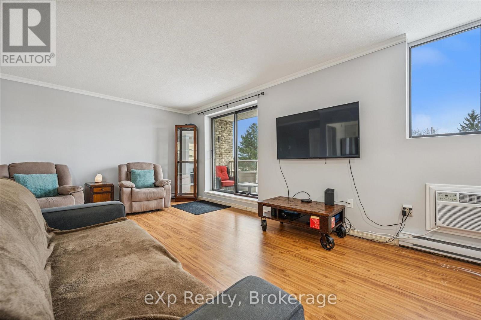 301 - 93 Westwood Road, Guelph, Ontario  N1H 7J7 - Photo 3 - X12590602