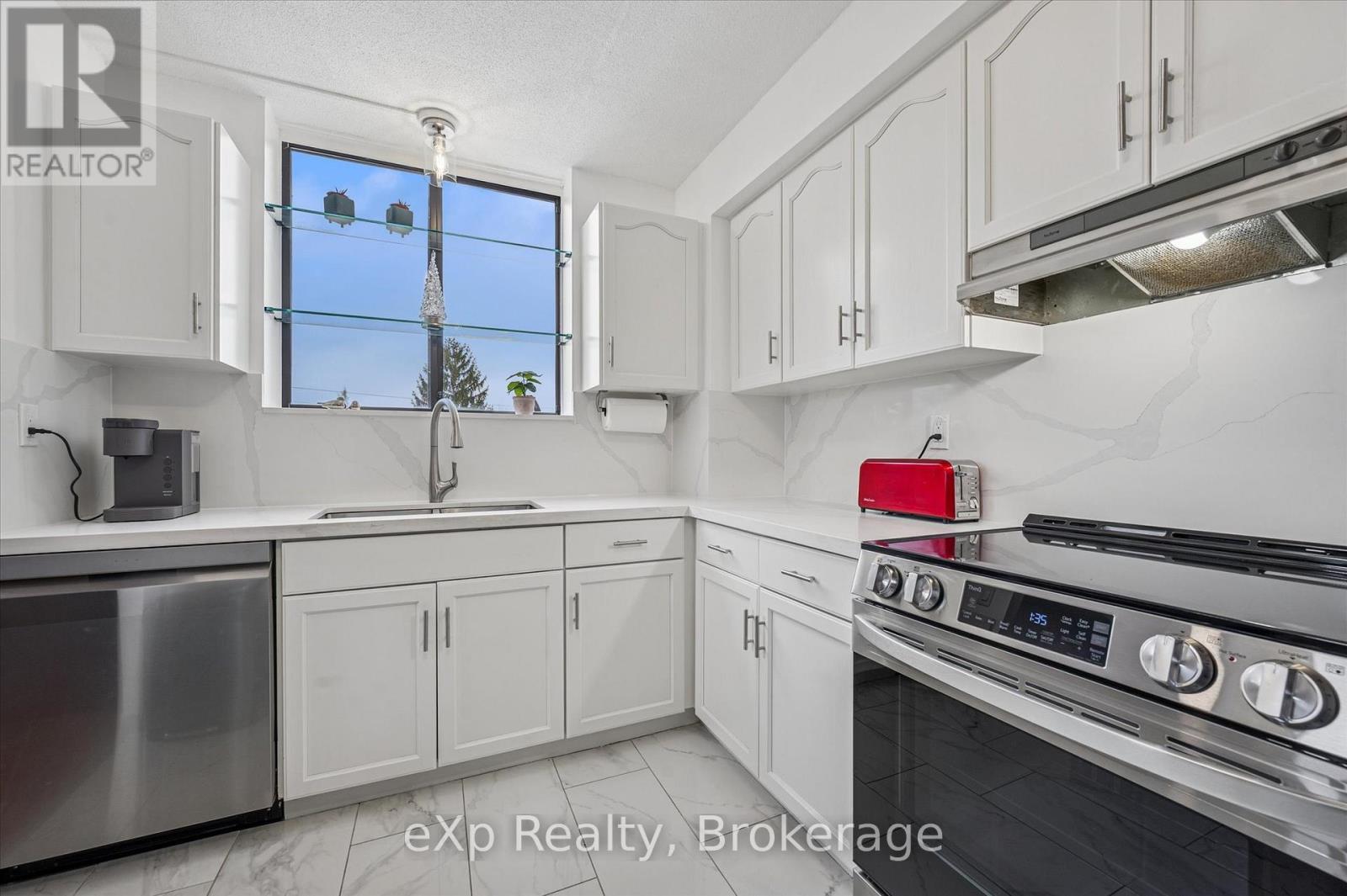 301 - 93 Westwood Road, Guelph, Ontario  N1H 7J7 - Photo 6 - X12590602