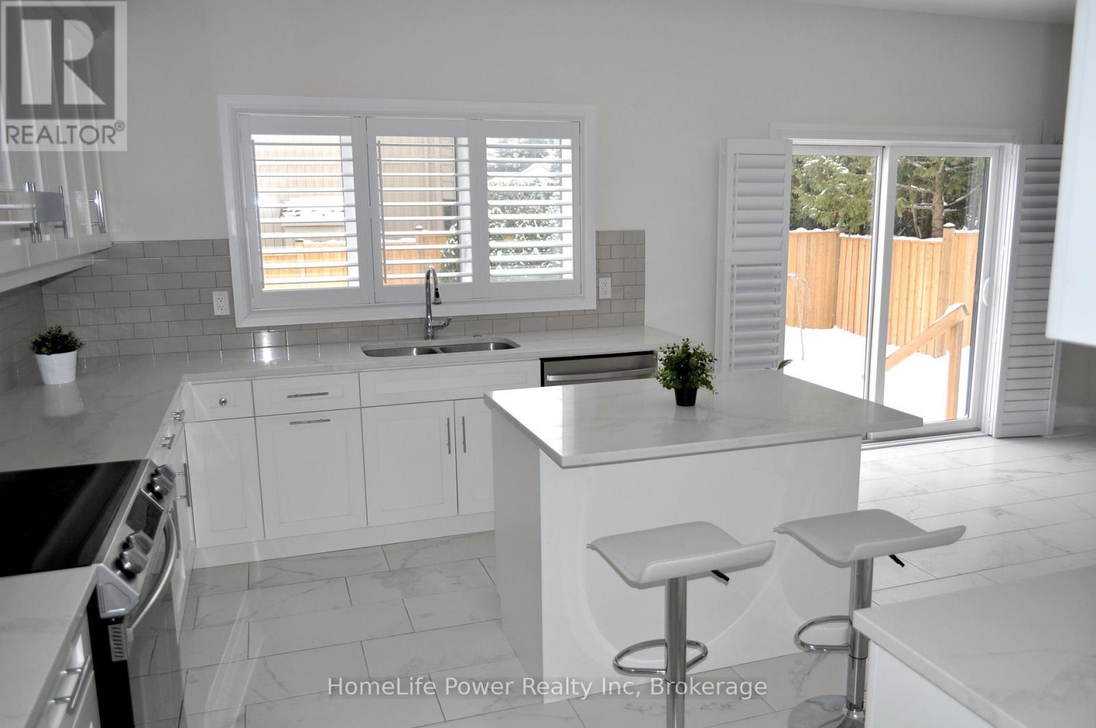 3 Lovering Lane, Guelph, Ontario  N1L 0H3 - Photo 2 - X12590628