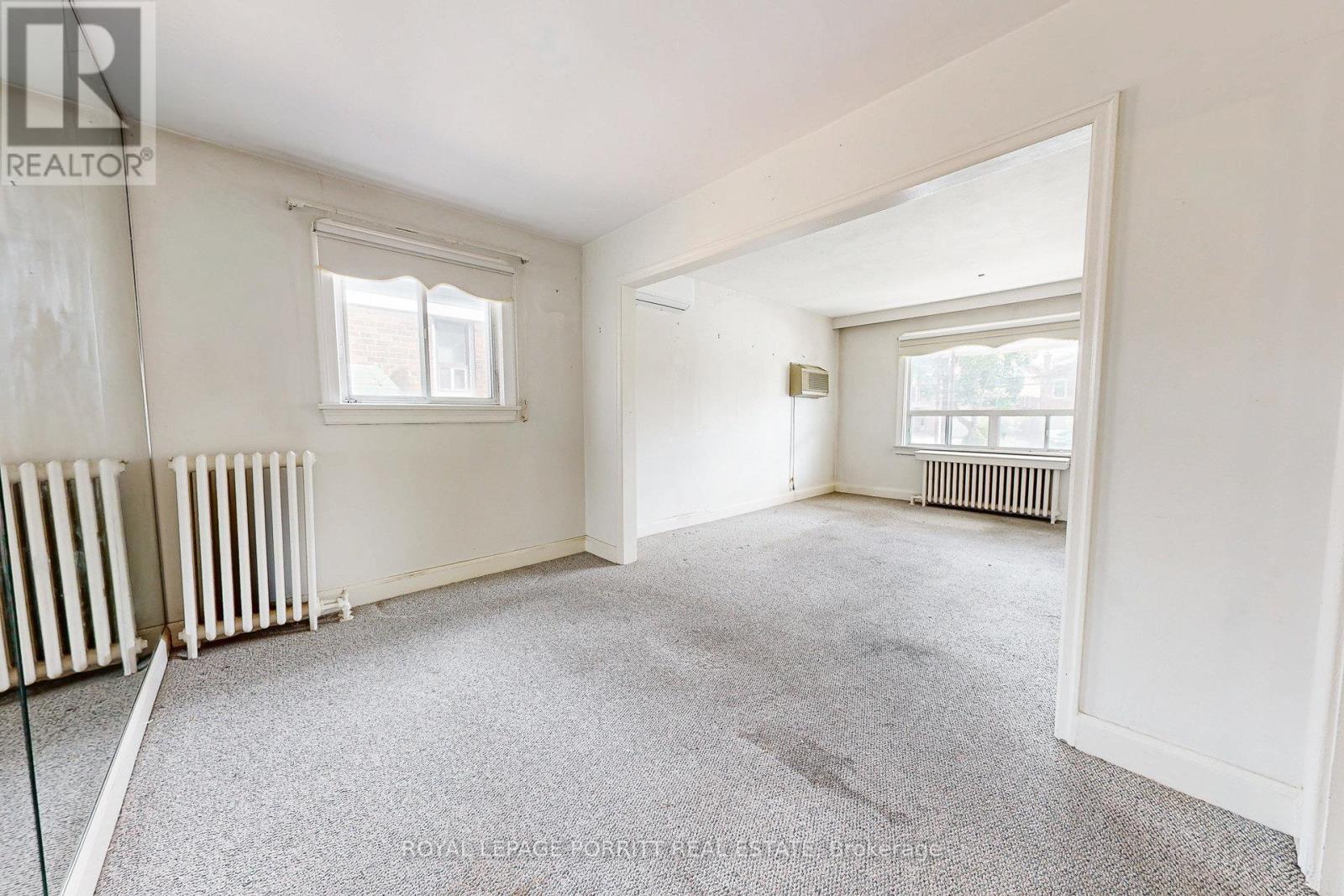 18 Stephen Drive, Toronto, Ontario  M8Y 3M6 - Photo 12 - W12590250