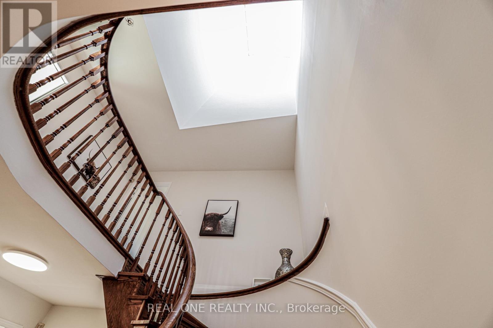 621 Winterton Way, Mississauga, Ontario  L5R 3J3 - Photo 25 - W12590252