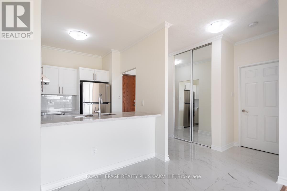 718 - 2511 Lakeshore Road W, Oakville, Ontario  L6L 6L9 - Photo 12 - W12590254