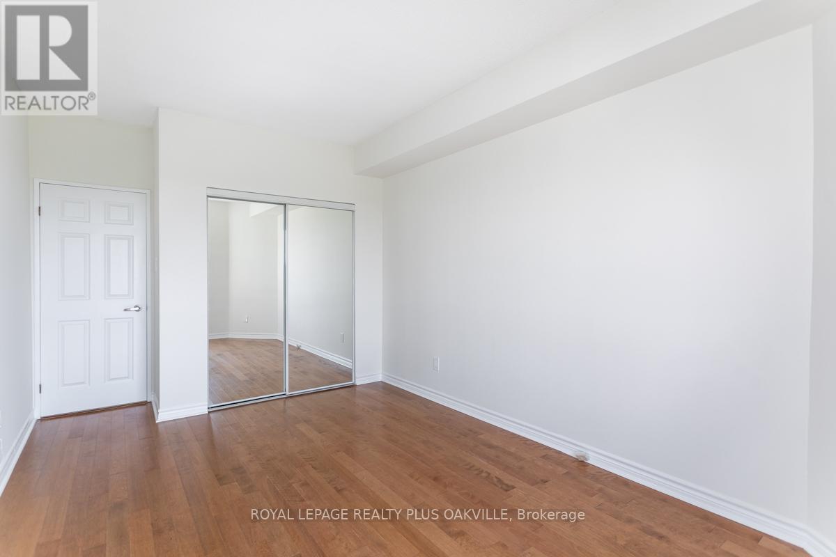 718 - 2511 Lakeshore Road W, Oakville, Ontario  L6L 6L9 - Photo 19 - W12590254