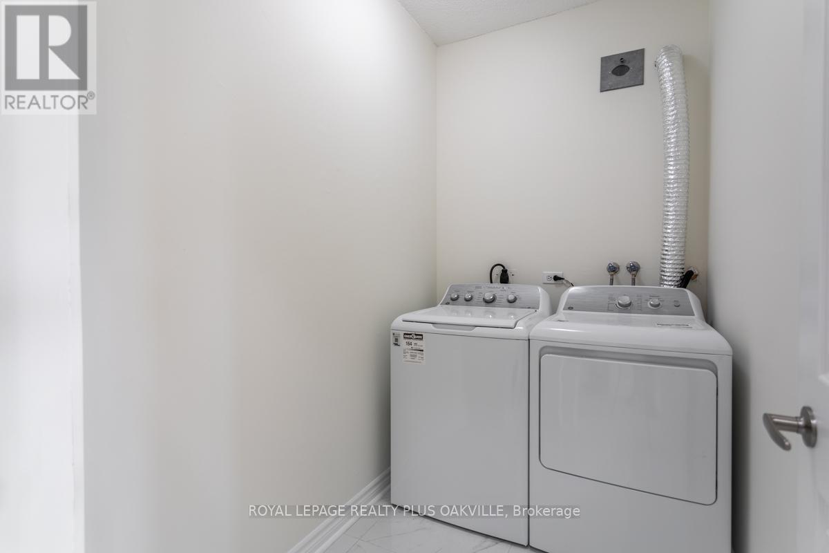 718 - 2511 Lakeshore Road W, Oakville, Ontario  L6L 6L9 - Photo 28 - W12590254