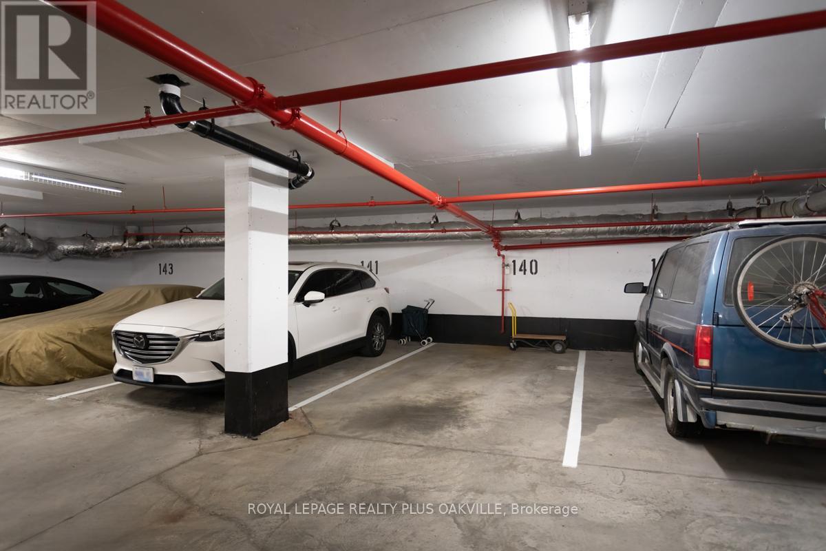 718 - 2511 Lakeshore Road W, Oakville, Ontario  L6L 6L9 - Photo 31 - W12590254