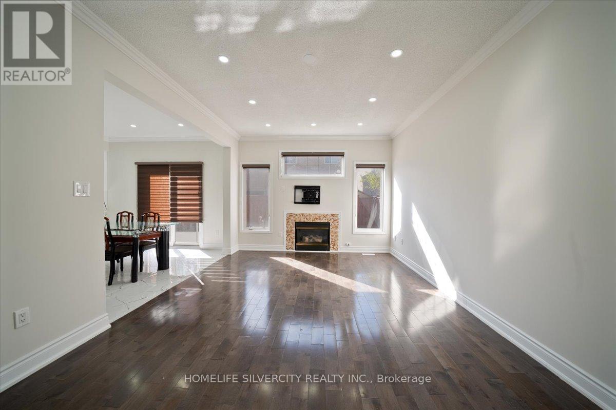 6 Bentgrass Lane, Brampton, Ontario  L7A 3K2 - Photo 10 - W12590258