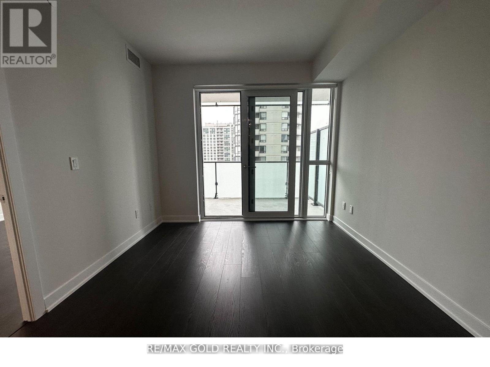 1109 - 430 Square One Drive, Mississauga, Ontario  L5B 0L6 - Photo 5 - W12590262