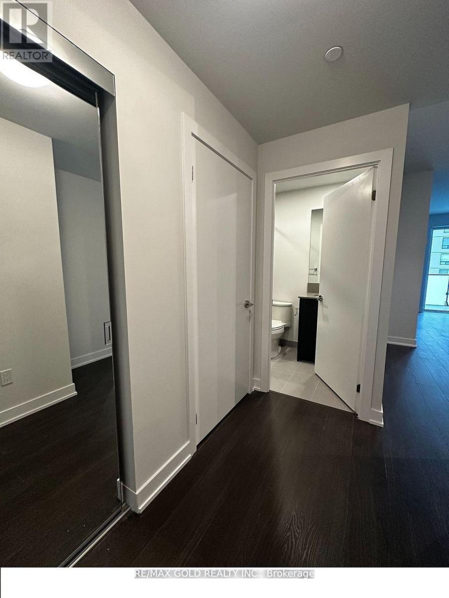 1109 - 430 Square One Drive, Mississauga, Ontario  L5B 0L6 - Photo 7 - W12590262