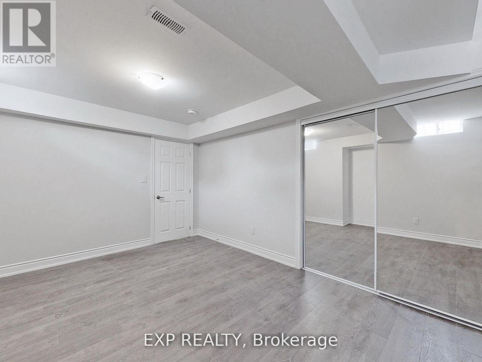 35 Perdita Road N, Brampton, Ontario  L6Y 0C3 - Photo 11 - W12590264