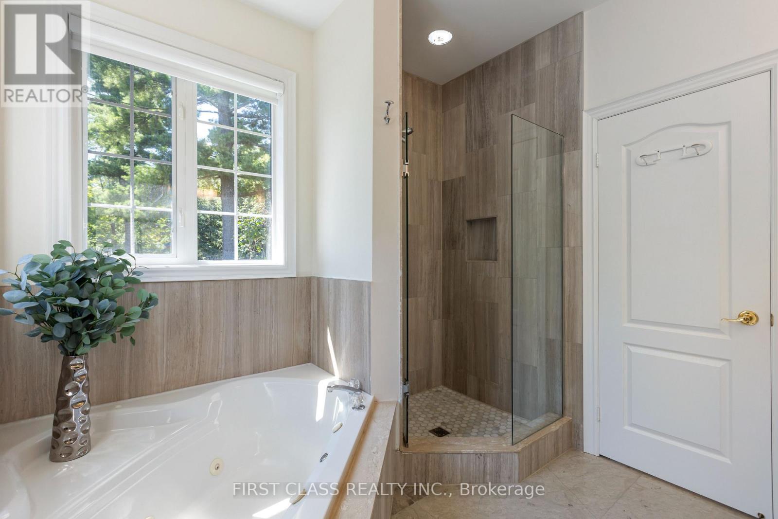 2292 Eighth Line, Oakville, Ontario  L6H 6S3 - Photo 23 - W12590288