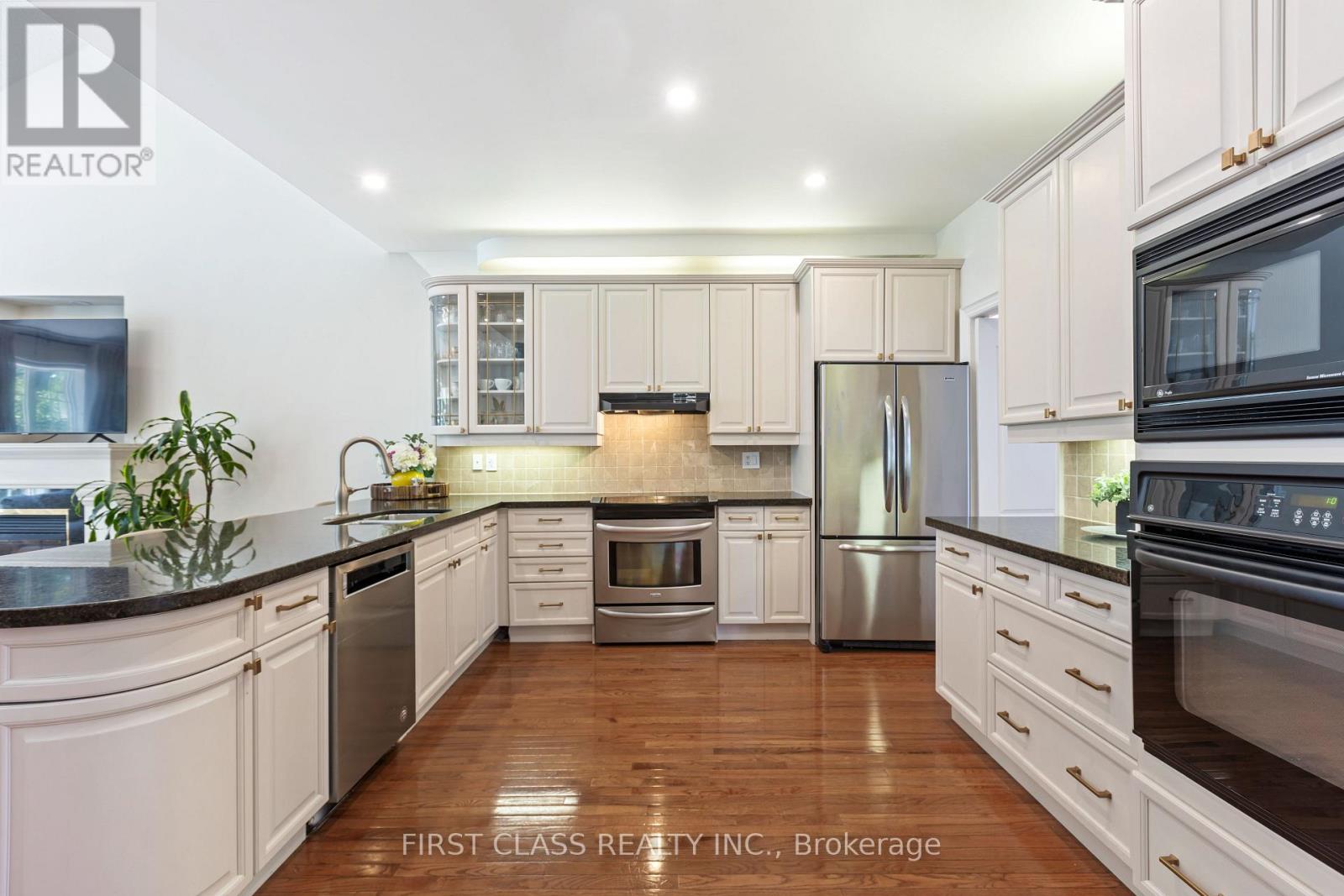 2292 Eighth Line, Oakville, Ontario  L6H 6S3 - Photo 9 - W12590288