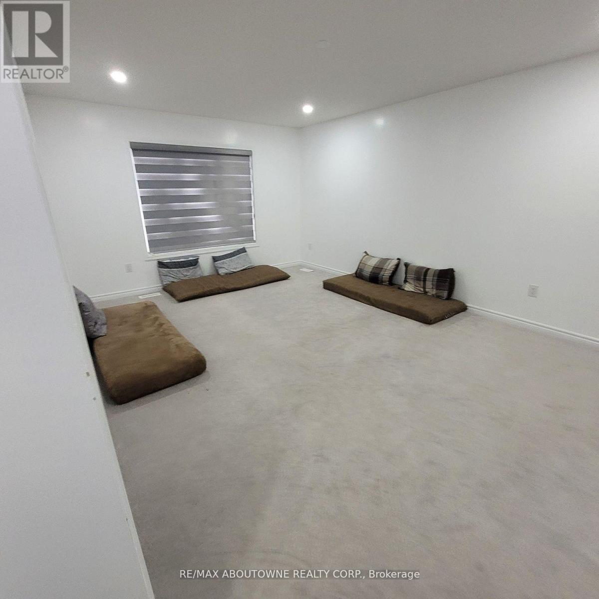 973 LOGAN DRIVE, Milton, Ontario