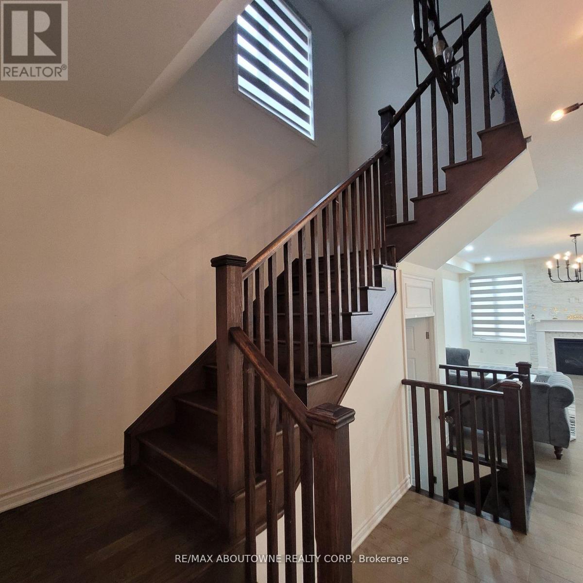 973 Logan Drive, Milton, Ontario  L9E 1P7 - Photo 10 - W12590378