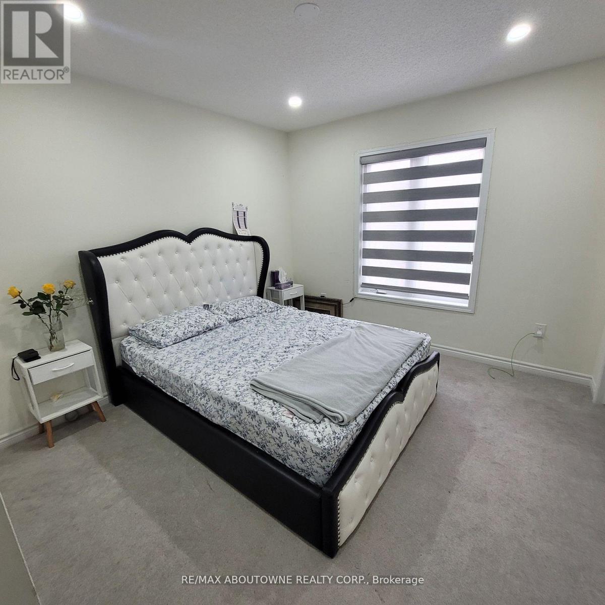 973 Logan Drive, Milton, Ontario  L9E 1P7 - Photo 2 - W12590378