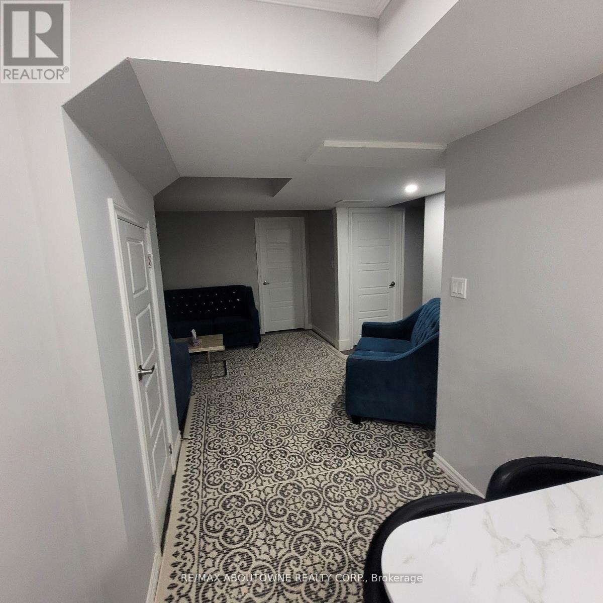 973 Logan Drive, Milton, Ontario  L9E 1P7 - Photo 7 - W12590378