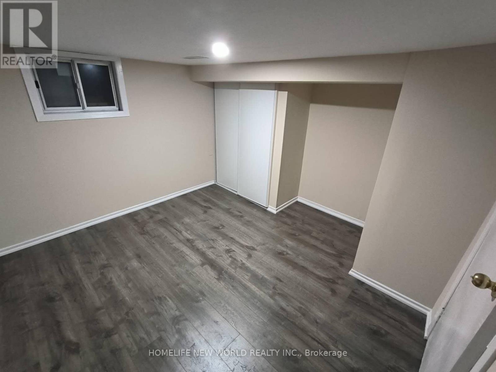 55 Chamberlain B1 Avenue, Toronto, Ontario  M6E 4J9 - Photo 2 - W12590384