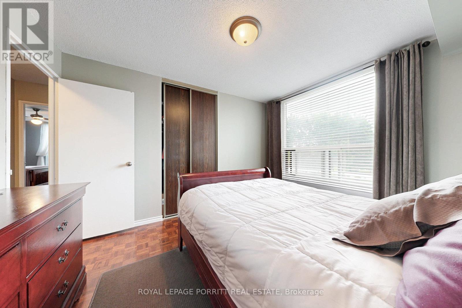 201 - 1535 Lakeshore Road E, Mississauga, Ontario L5E 3E2 - Photo 18 - W12590410