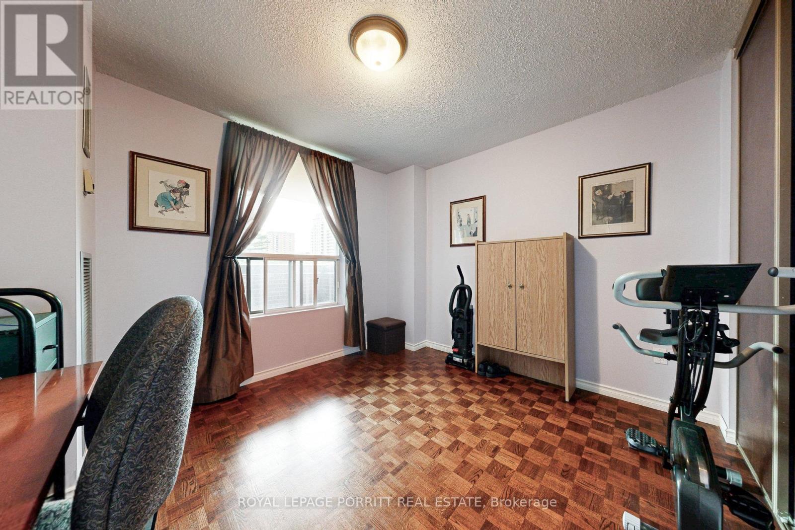 201 - 1535 Lakeshore Road E, Mississauga, Ontario L5E 3E2 - Photo 19 - W12590410