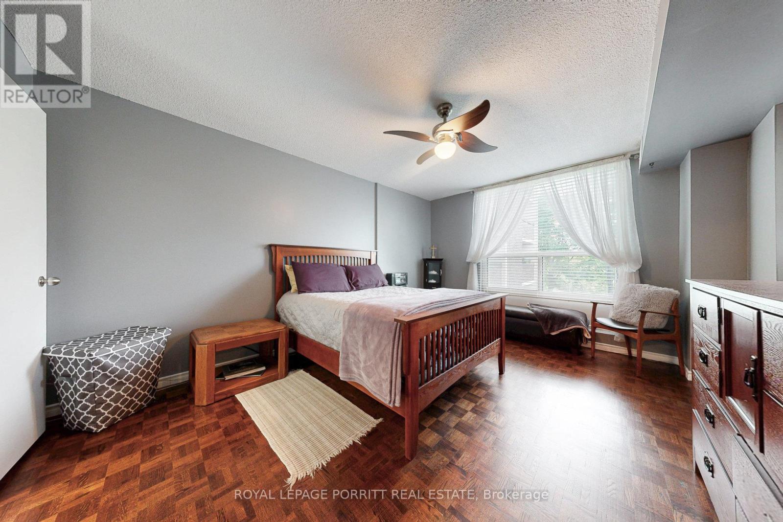201 - 1535 Lakeshore Road E, Mississauga, Ontario L5E 3E2 - Photo 22 - W12590410