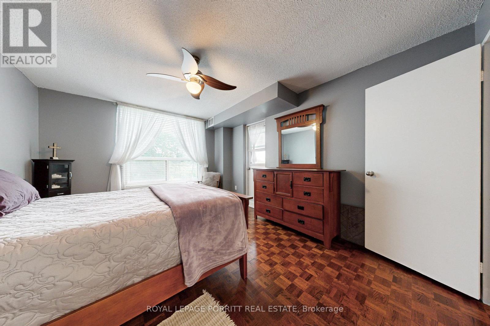 201 - 1535 Lakeshore Road E, Mississauga, Ontario L5E 3E2 - Photo 23 - W12590410