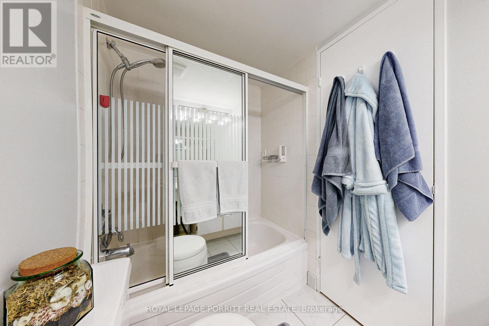 201 - 1535 Lakeshore Road E, Mississauga, Ontario L5E 3E2 - Photo 26 - W12590410