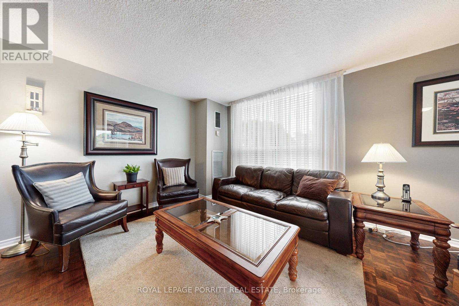 201 - 1535 Lakeshore Road E, Mississauga, Ontario L5E 3E2 - Photo 6 - W12590410