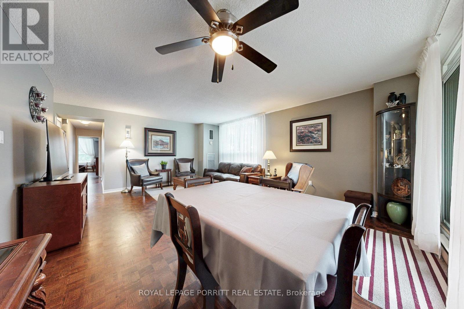 201 - 1535 Lakeshore Road E, Mississauga, Ontario L5E 3E2 - Photo 8 - W12590410