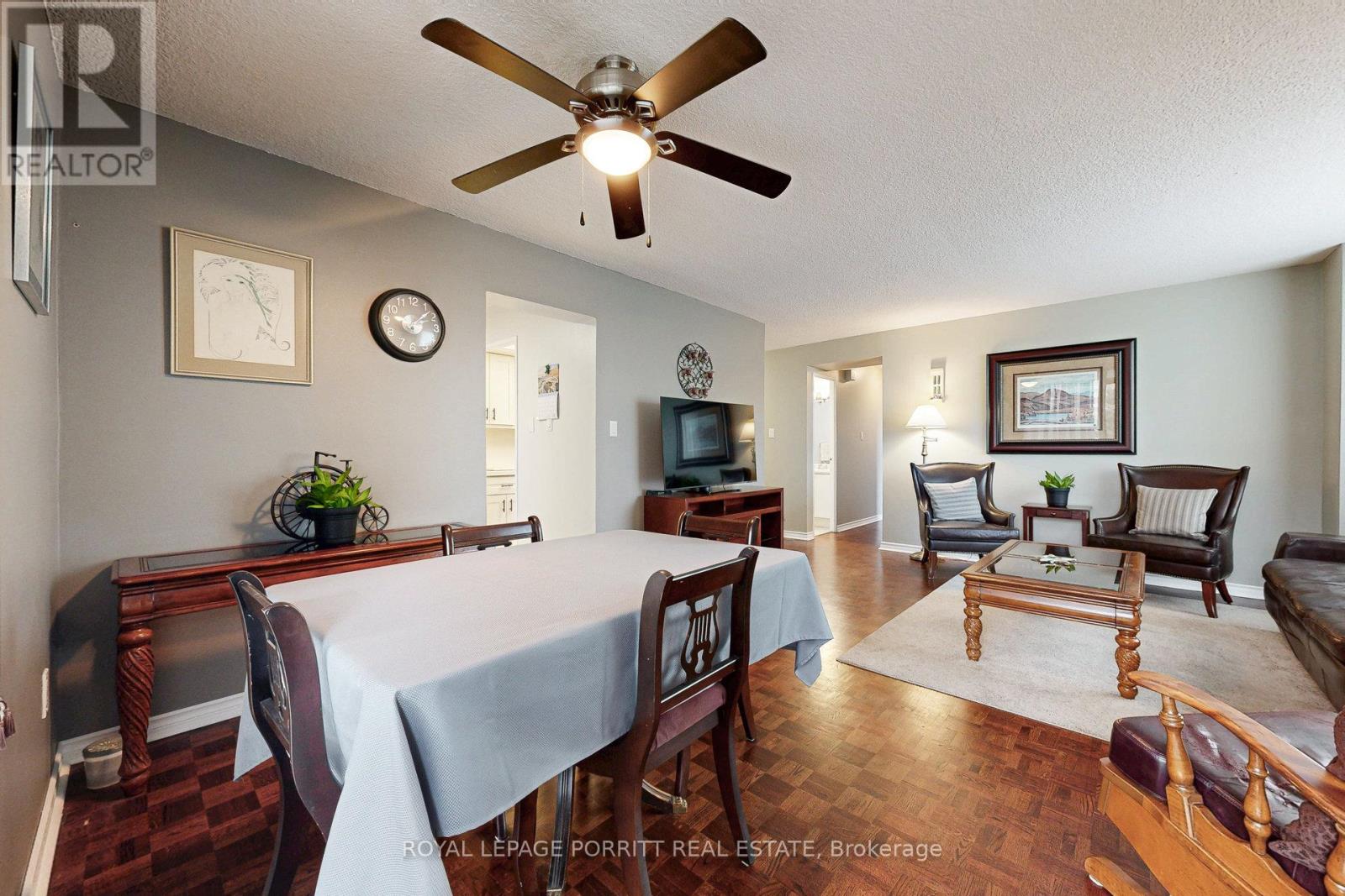 201 - 1535 Lakeshore Road E, Mississauga, Ontario L5E 3E2 - Photo 9 - W12590410