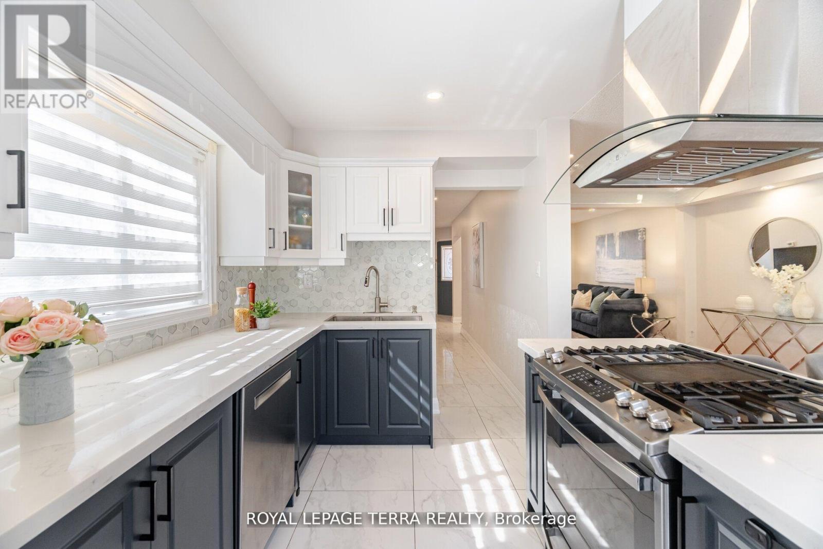 3407 Nighthawk Trail, Mississauga, Ontario  L5N 6G5 - Photo 17 - W12590412