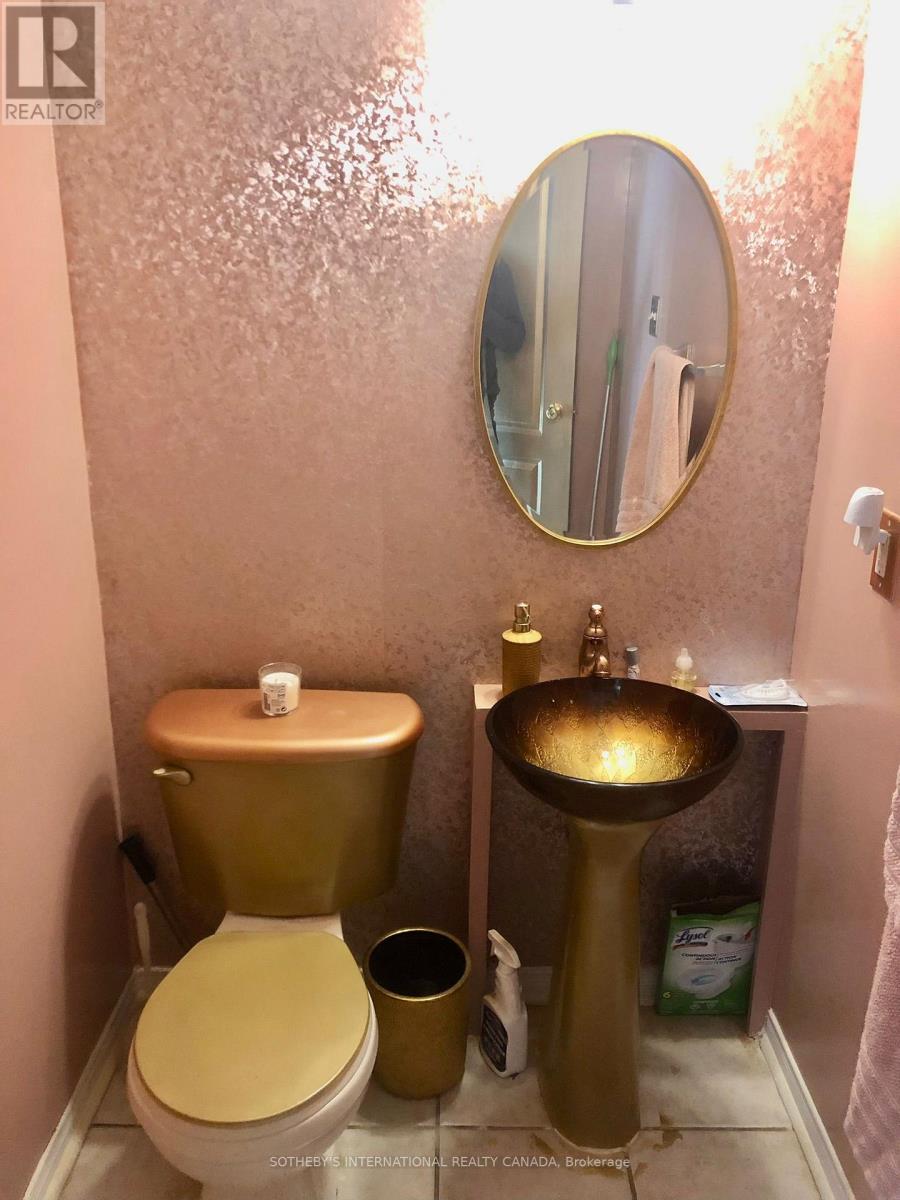 Room #a - 5959 Foxbridge Place, Mississauga, Ontario  L5M 6K5 - Photo 13 - W12590460