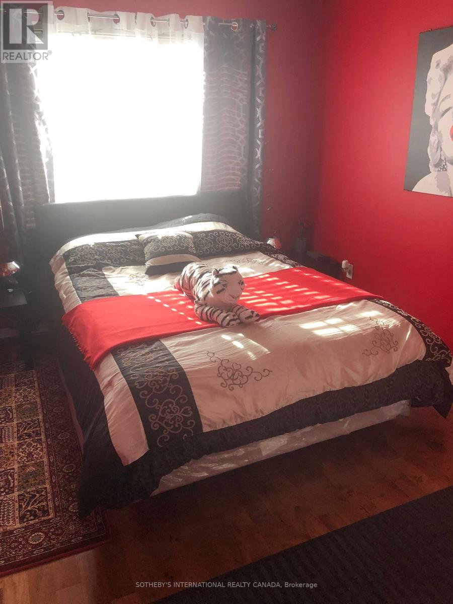 Room #a - 5959 Foxbridge Place, Mississauga, Ontario  L5M 6K5 - Photo 8 - W12590460