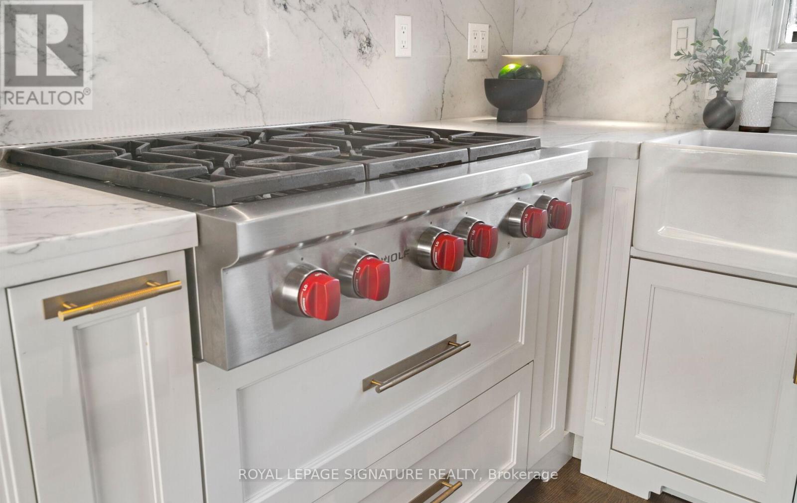 1189 Ostler Court, Mississauga, Ontario  L5C 3G5 - Photo 14 - W12590486