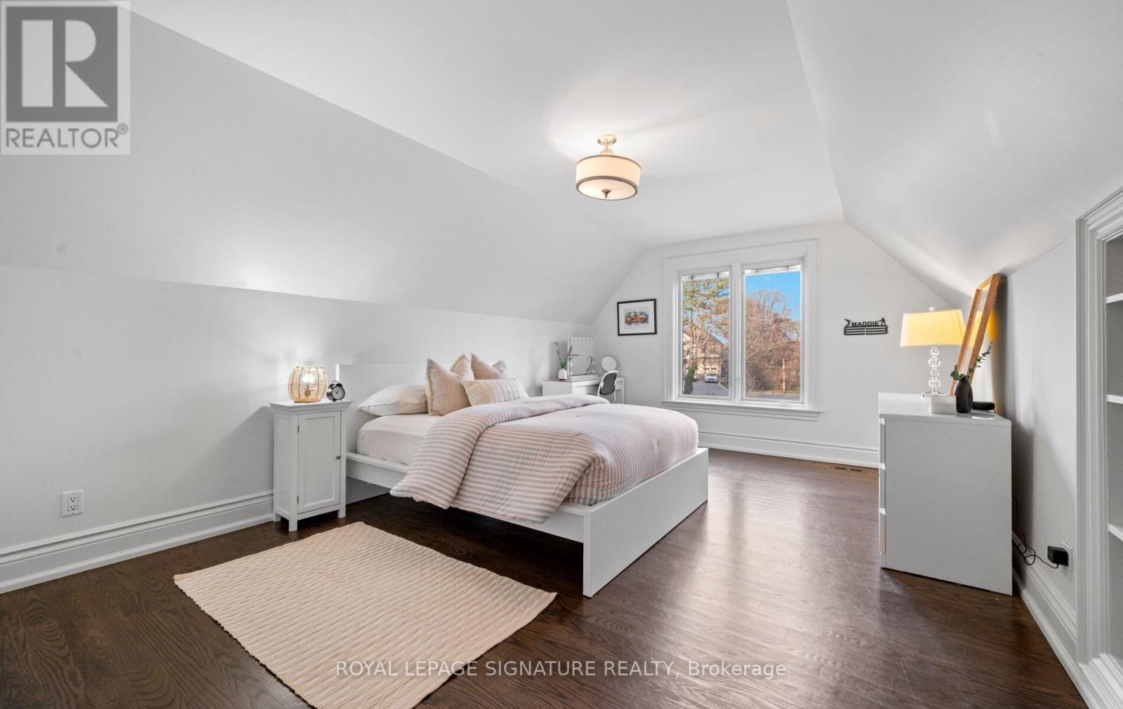 1189 Ostler Court, Mississauga, Ontario  L5C 3G5 - Photo 27 - W12590486