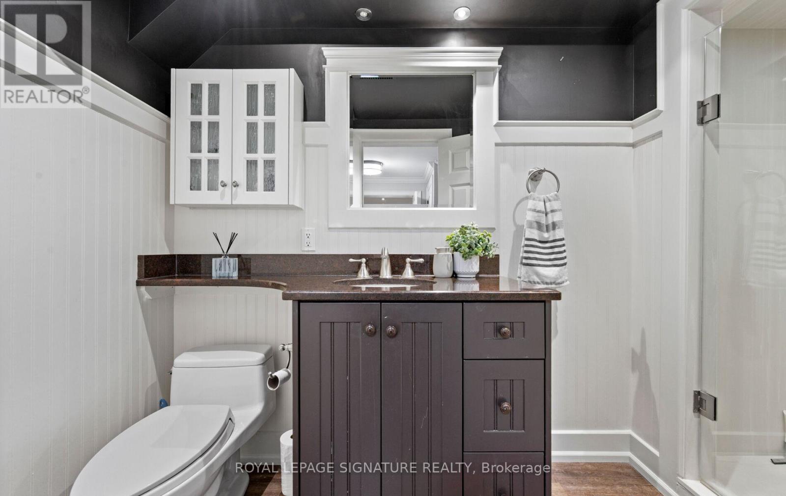 1189 Ostler Court, Mississauga, Ontario  L5C 3G5 - Photo 38 - W12590486